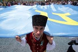 Как Украина рисует страшные картины о жизни татар на полуострове